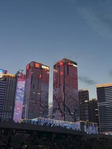 城市璀璨夜景高楼林立图片